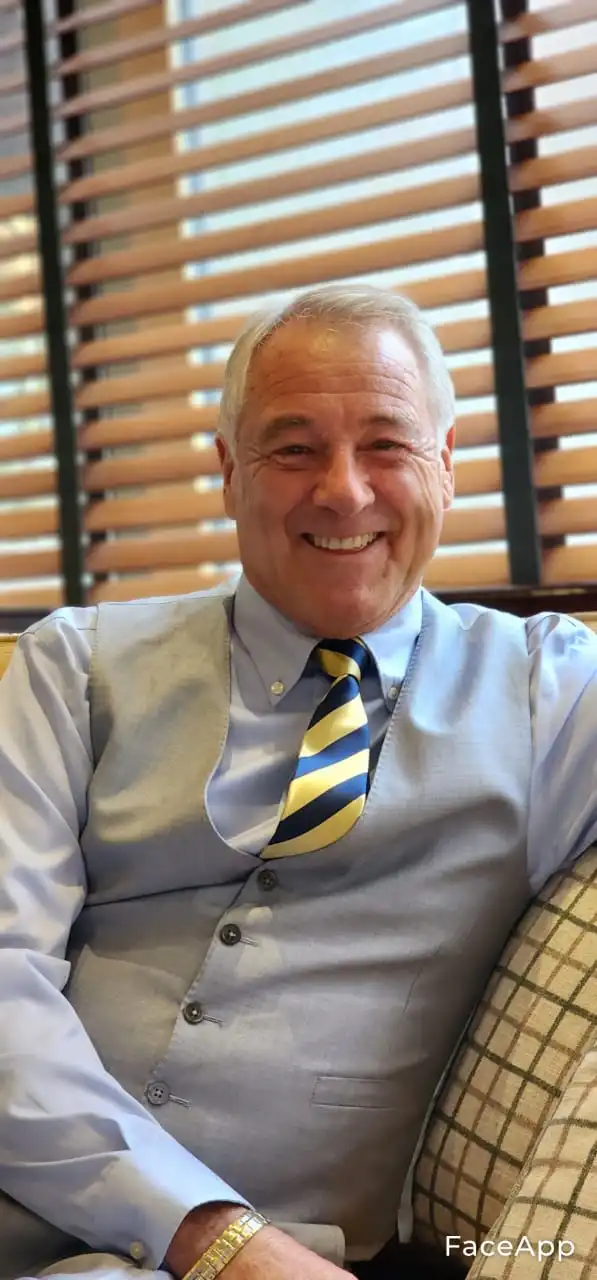 Dr Lawrence Salvoni